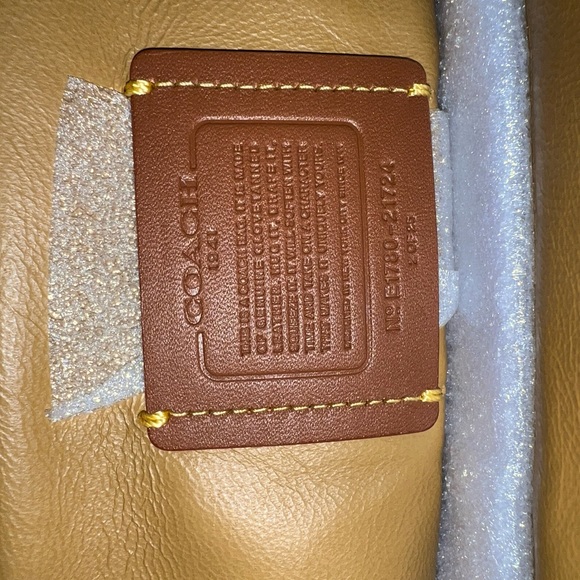 Coach 1941 Leather Cherry Kisslock Crossbody 21724 New #2 of 25 - Picture 7 of 11